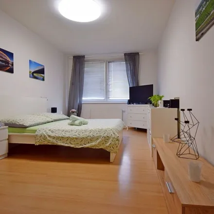 Image 5 - AlzaBox, Hnězdenská, 181 00 Prague, Czechia - Apartment for rent