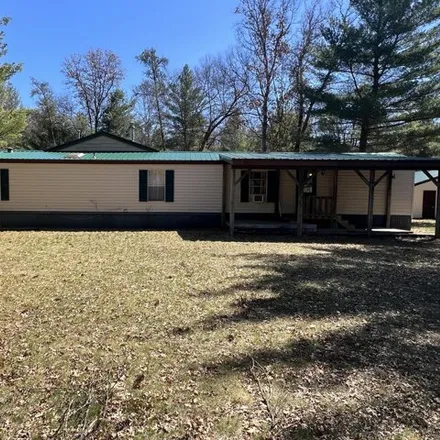Image 3 - M 37, Wolf Lake, Peacock Township, MI, USA - House for sale