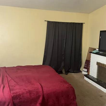 Rent this 1 bed room on 925 Jessica Way in San Jacinto, CA 92583