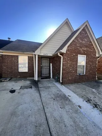 Buy this 3 bed house on 6467 Summer Creek East in Memphis, TN 38141
