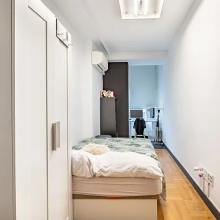 Rent this 3 bed room on Calle de María de Molina in 1, 28006 Madrid