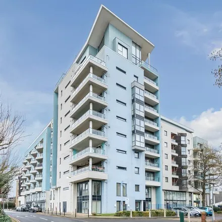 Rent this 2 bed apartment on Sapphire Court in 88-100 Ocean Way, Southampton