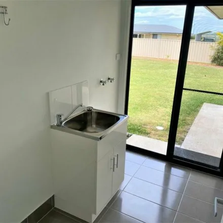 Image 3 - Banksia Drive, Kingaroy QLD, Australia - Apartment for rent