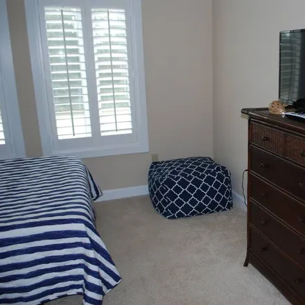 Rent this 2 bed condo on Steinhatchee in FL, 32359