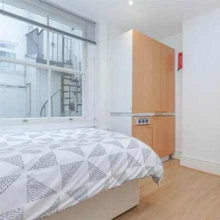 Image 2 - 44 St Petersburgh Place, London, W2 4RR, United Kingdom - Apartment for rent