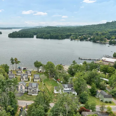 Buy this 4 bed townhouse on 14 Lake Shore Drive in Moultonborough, Carroll County