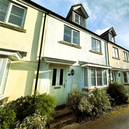 Rent this 3 bed townhouse on Hill Close in Fowey, PL23 1FA