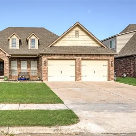 Buy this 3 bed loft on 10612 South Madison Street in Jenks, OK 74037