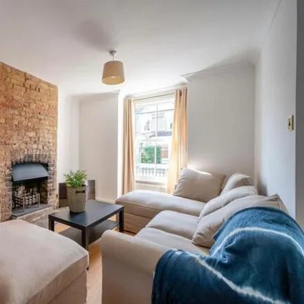 Image 2 - Newton Road, London, SW19 3PH, United Kingdom - Townhouse for rent