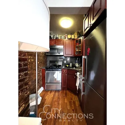 Image 2 - 422 West 22nd Street, New York, NY 10011, USA - Apartment for rent
