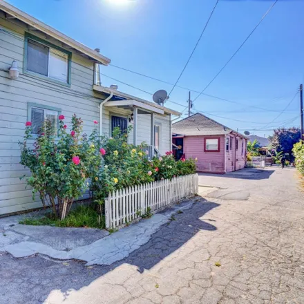 Image 4 - 2511;2515;2519 Humboldt Avenue, Oakland, CA 94619, USA - Duplex for sale