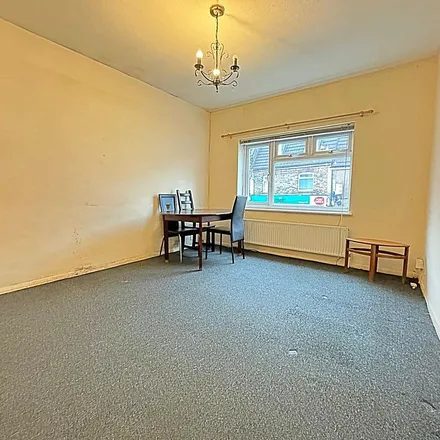 Rent this 2 bed apartment on King's Road in Warley, CM14 4EJ