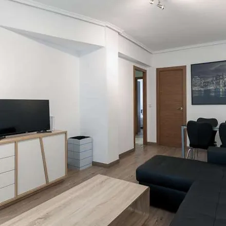 Rent this 4 bed apartment on Colegio Claret in Carrer de Soledad Doménech, 12