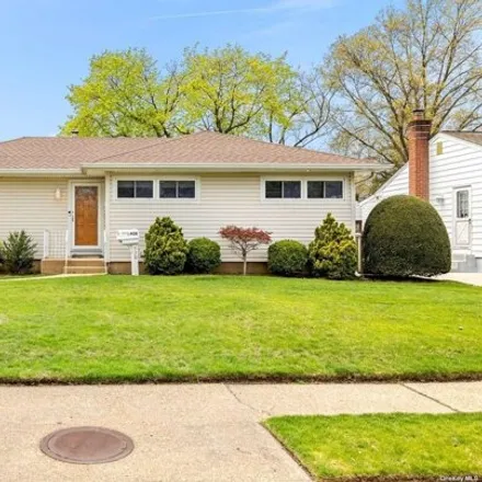 Buy this 3 bed house on 438 Chestnut Lane in East Meadow, NY 11554