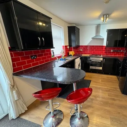 Rent this 4 bed townhouse on Filton Road in Bristol, BS7 0JB