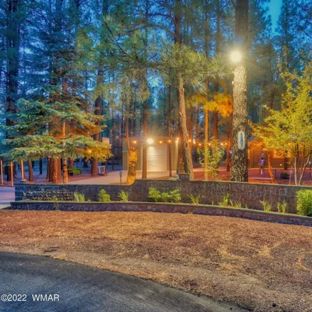 Buy this 2 bed house on 581 South Evergreen Drive in Pinetop-Lakeside, AZ 85935