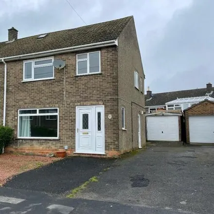 Buy this 3 bed duplex on Wolds Rise in Matlock, DE4 3HJ