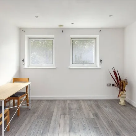 Rent this 2 bed apartment on Central House in 32-66 High Street, London