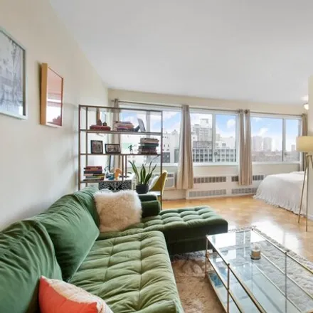 Image 3 - 333 East 14th Street, New York, NY 10003, USA - Apartment for sale