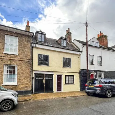 Rent this 2 bed townhouse on West Street in Hertford, SG13 8EY