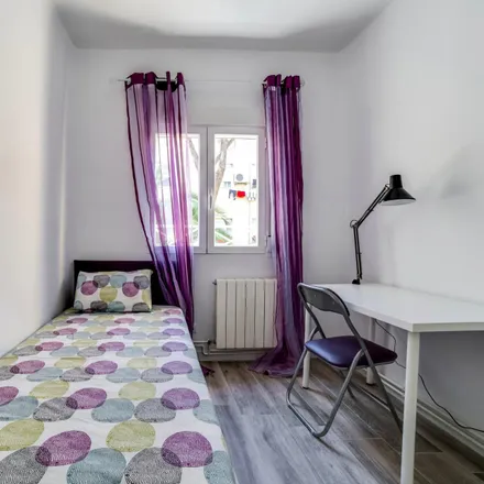 Rent this 3 bed room on Madrid in Calle Viseo, 28025 Madrid