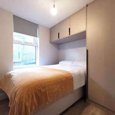 Image 3 - West Hampstead, Blackburn Road, London, NW6 1SA, United Kingdom - Apartment for rent