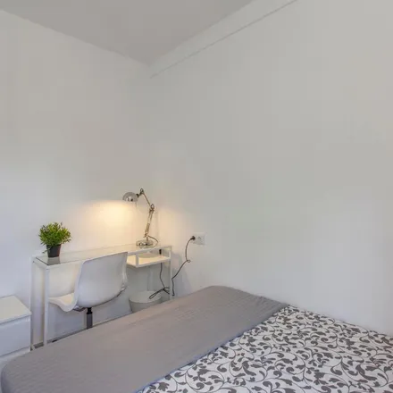 Rent this 4 bed apartment on Carrer del Pintor Dalmau in 1, 46022 Valencia