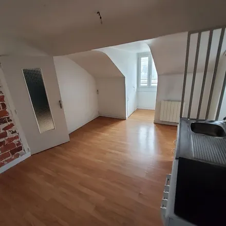 Rent this 2 bed apartment on 6 Rue de la Commune in 44000 Nantes, France