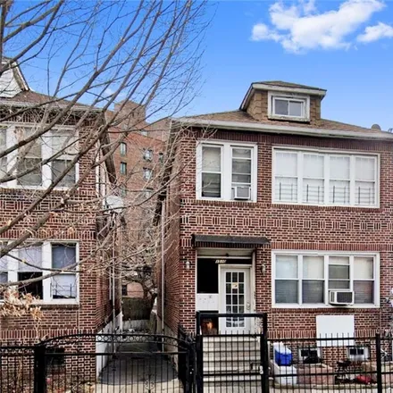 Buy this 9 bed townhouse on 1510 White Plains Road in New York, NY 10462