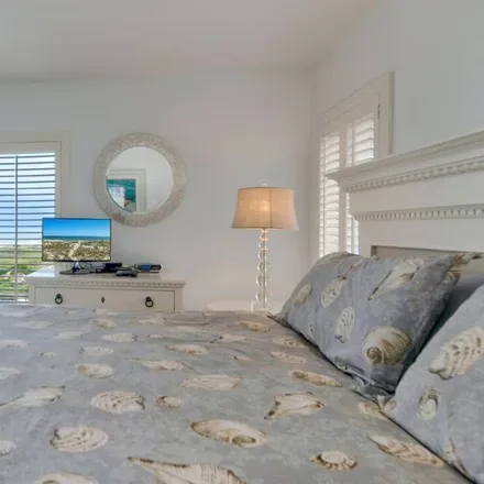 Rent this 2 bed condo on Fernandina Beach in FL, 32035