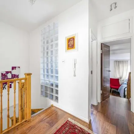 Image 7 - Loveridge Road, London, NW6 2DT, United Kingdom - Apartment for sale