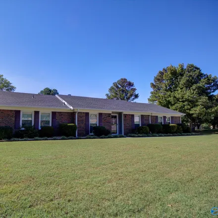 Buy this 3 bed house on 1214 Aldridge Drive Southeast in Fox Run, Huntsville