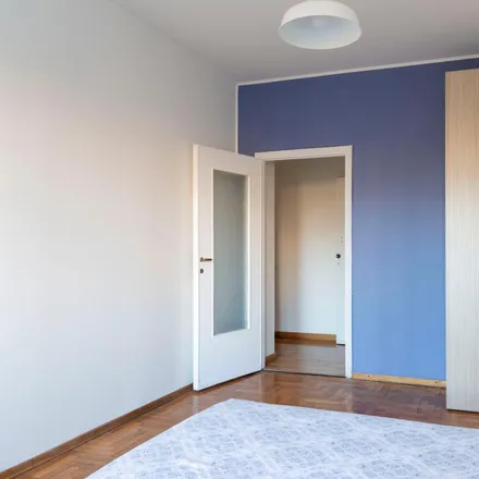 Rent this 4 bed room on Viale Carlo Troya in 2, 20144 Milan MI