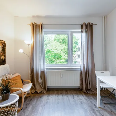 Rent this 1 bed apartment on Kurvenstraße 20 in 22043 Hamburg, Germany