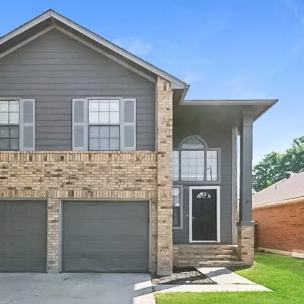 Rent this 3 bed house on 711 Meadowcreek Court in Garland, TX 75043