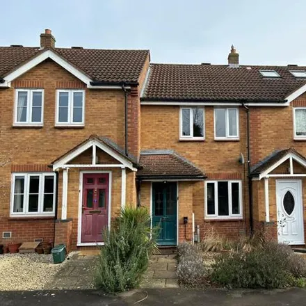 Buy this 2 bed townhouse on 5 Pond Close in Oxford, OX3 8JH