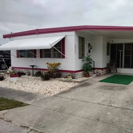 Buy this studio apartment on Jeweline Boulevard East in Pinellas County, FL 33731