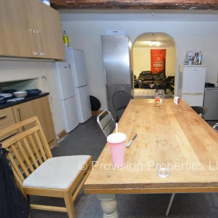 Image 4 - Regent Park Avenue, Leeds, LS6 2AU, United Kingdom - House for rent