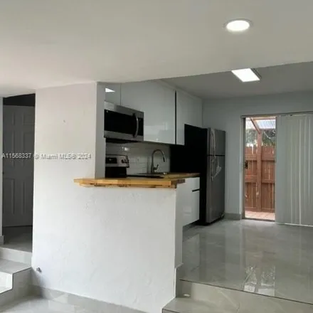 Image 3 - 164 Southeast 10th Terrace, Dania Beach, FL 33004, USA - Apartment for rent