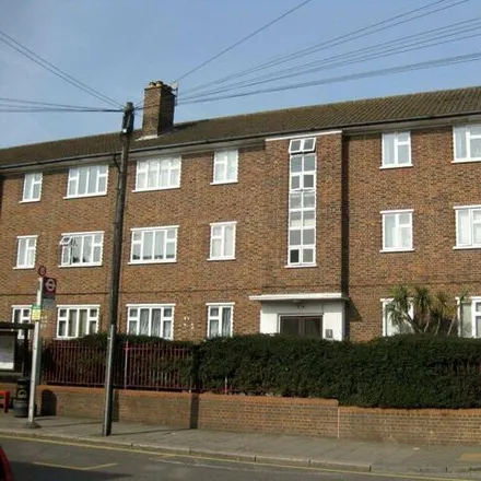 Image 1 - Fara Kids, 273 Wimbledon Park Road, London, SW19 6PF, United Kingdom - Apartment for rent