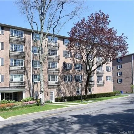 Buy this 1 bed condo on 4 Consulate Drive in Village of Tuckahoe, NY 10707