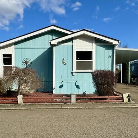 Buy this studio apartment on Southeast Gina Circle in Oregon City, OR 97222