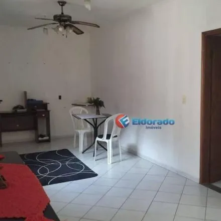 Buy this 4 bed house on Rua Pedro Pereira in Jardim Sumarézinho, Hortolândia - SP