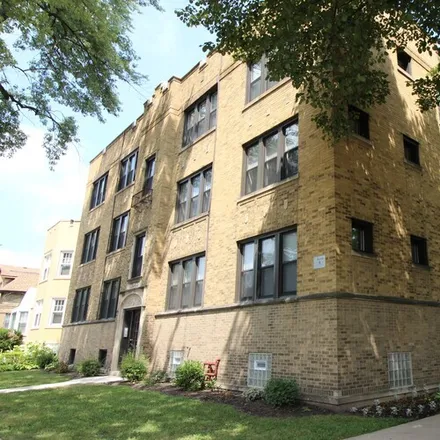 Rent this 2 bed apartment on 2452 W Albion Ave