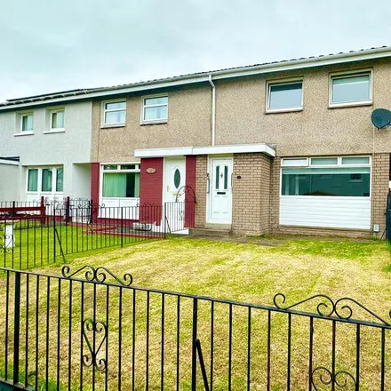 Rent this 3 bed townhouse on Berriedale Avenue in Barrachnie, Glasgow