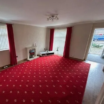 Image 2 - 12 Fairbourne Way, Coventry, CV6 2NF, United Kingdom - House for sale