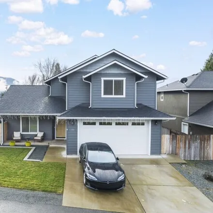 Buy this 3 bed house on Northeast Harvest Heights Lane in Grants Pass, OR 97526