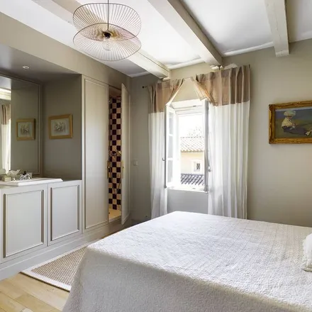 Rent this 2 bed duplex on 13520 Maussane-les-Alpilles