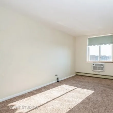 Image 7 - Bayport Condominium, 9820 South Pulaski Road, Oak Lawn, IL 60453, USA - Condo for sale