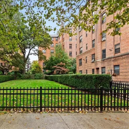 Image 3 - 821 Bronx River Road, City of Yonkers, NY 10708, USA - Condo for sale